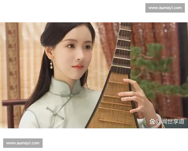 陈都灵以清冷气质诠释多面角色展现新时代女性独立魅力